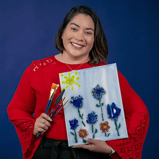 Nely Luna, Administrative Specialist